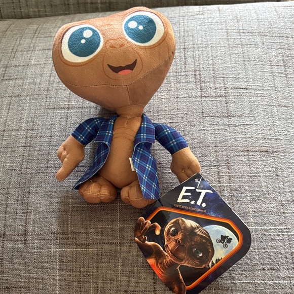 toy factory Other - E.T. 7” Plushie NWT
